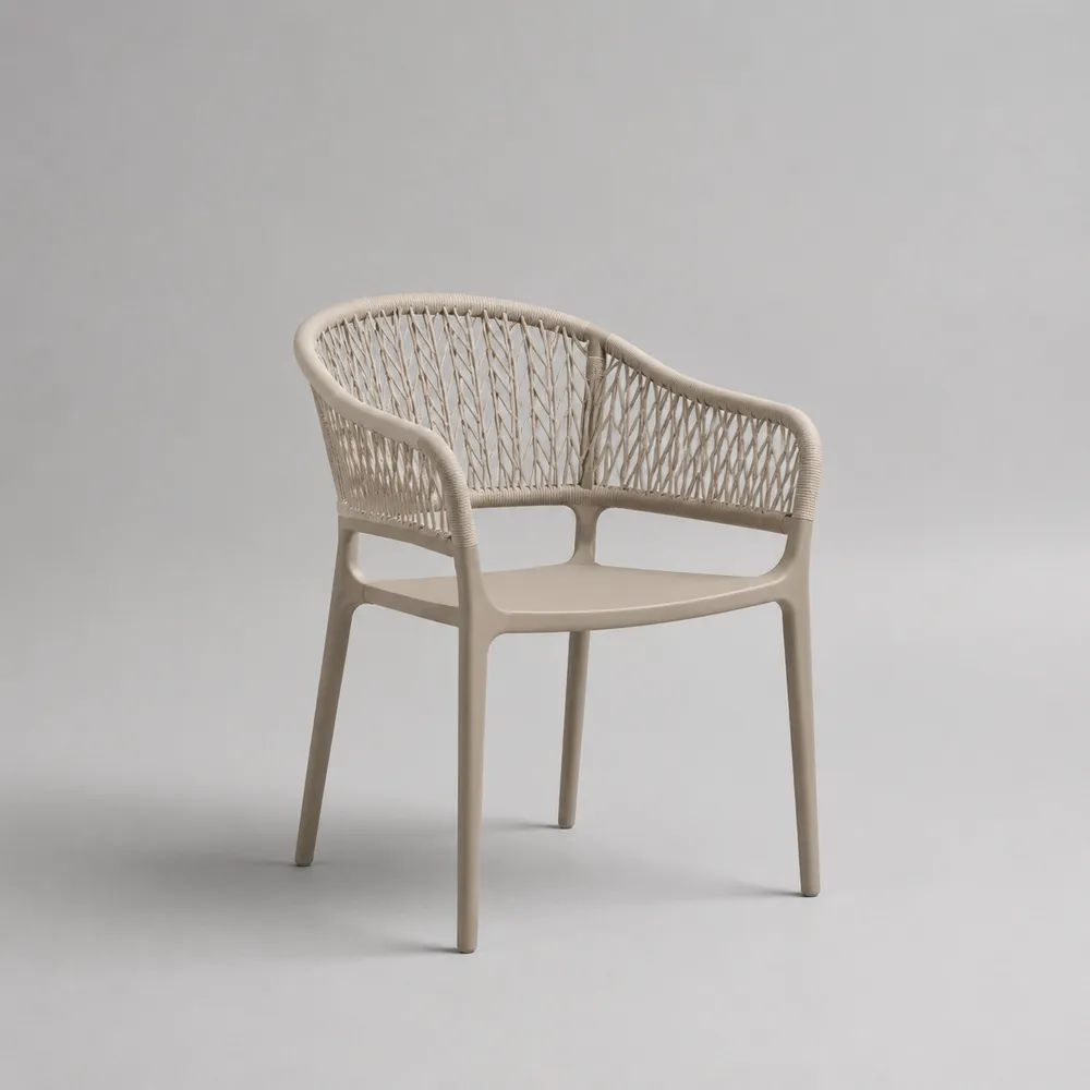 Sedia da esterno beige con braccioli, schienale curvo in corda intrecciata, 57 x 58 x 80 cm